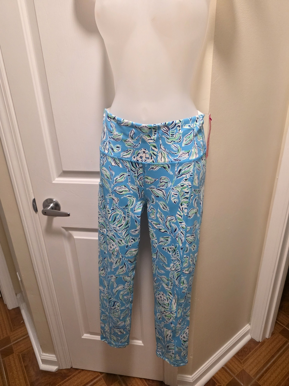 Lilly Pulitzer Turquoise Floral Print Leggings Size small NWT